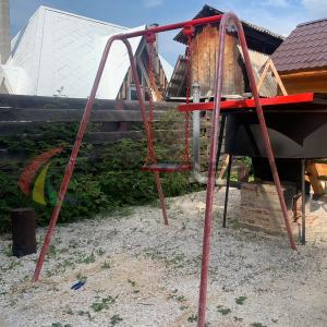 Купить Качели одинарные уличные детские в Владивостоке 